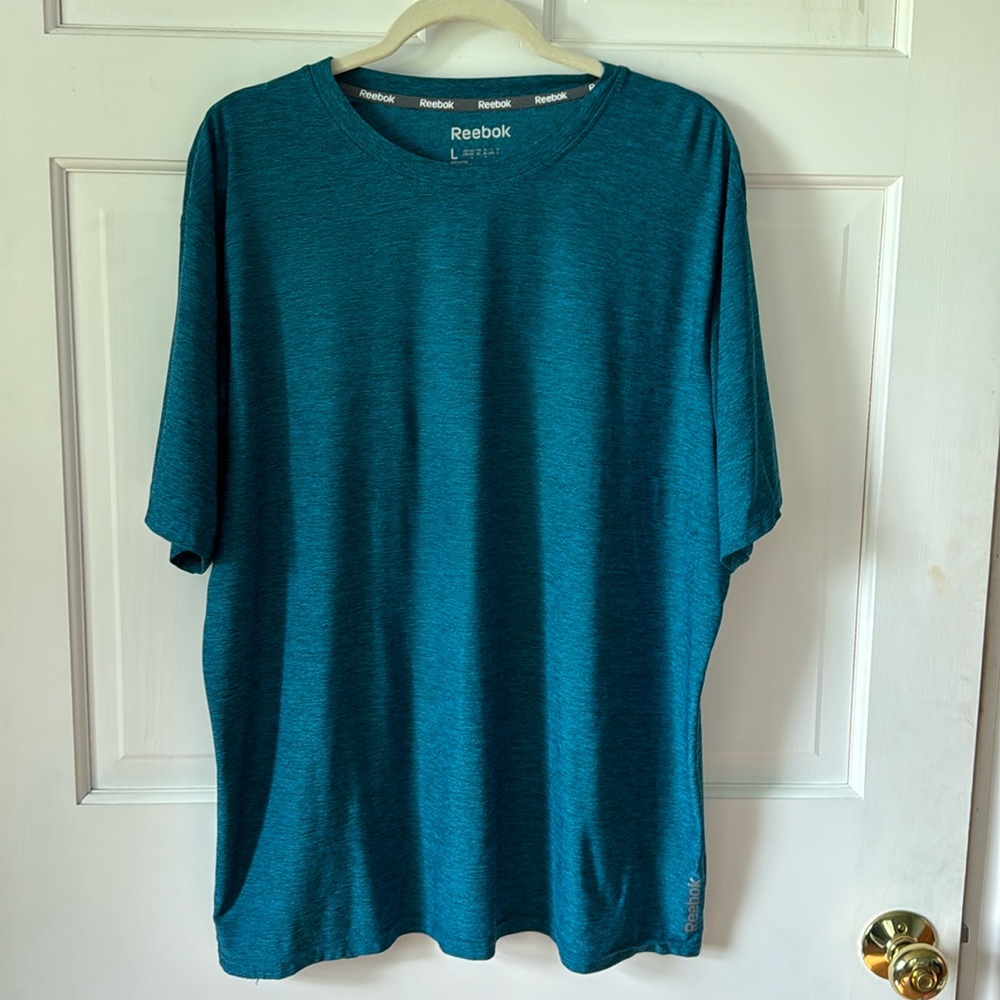 Reebok Men’s Athletic Shirt. Size L